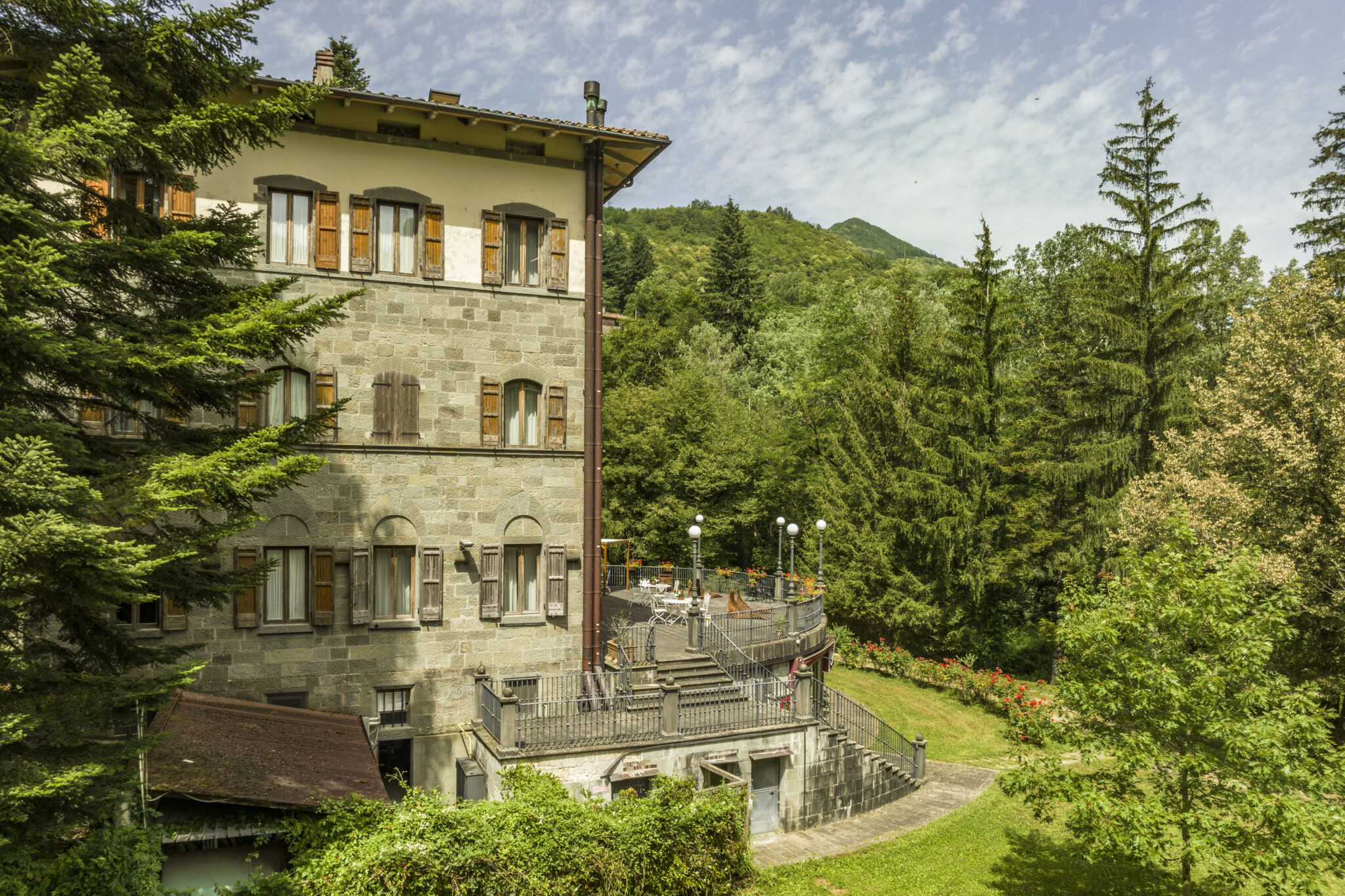 La Villa e l'Appennino esterno villa basilewsky 29