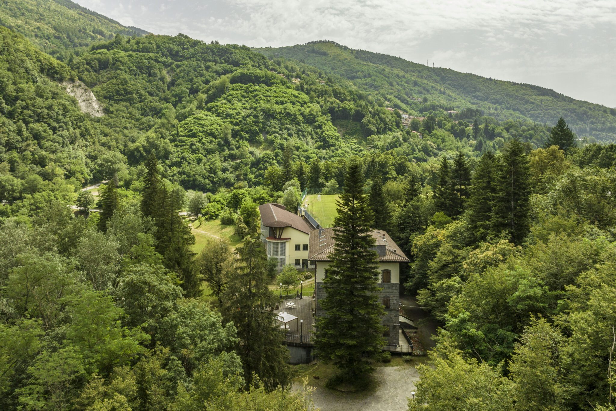 La Villa e l'Appennino esterno villa basilewsky 38