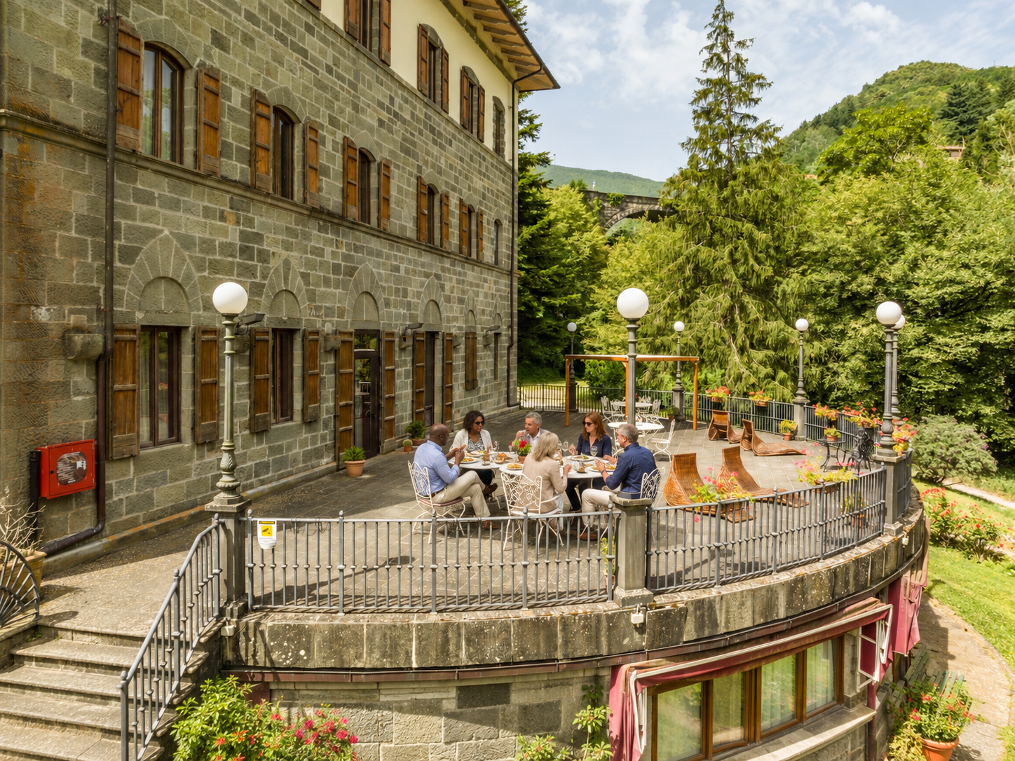 pranzo su terrazza villa basilewsky quinta stagione